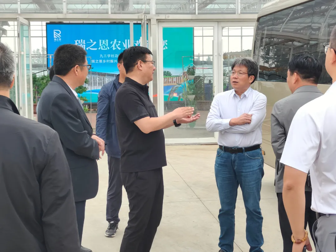 智慧农业 校企协同 | 河南科技学院校领导、红旗区委领导莅临瑞之恩乡村振兴产业园参观调研